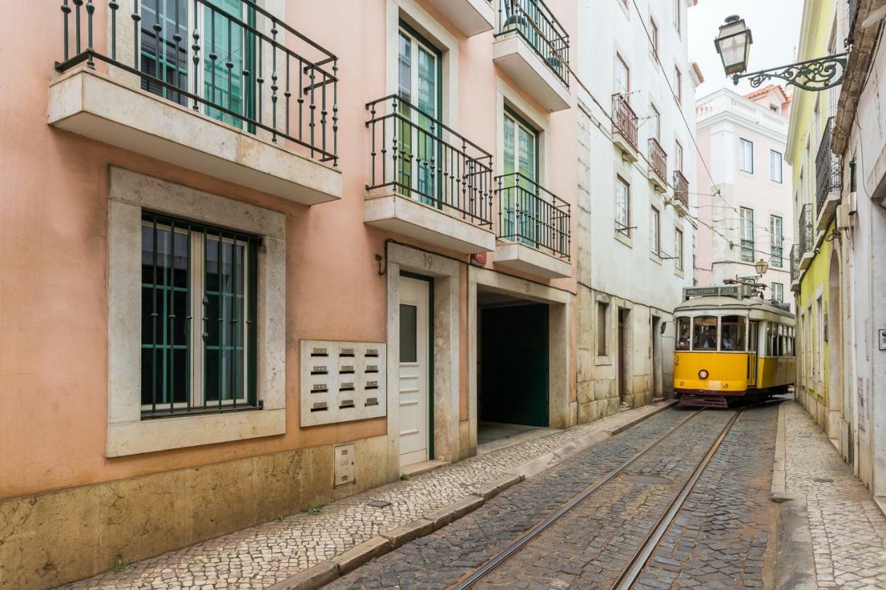 Alfama Modern Two-Bedroom Apartment W/ River View And Parking - By Lu Holidays Lisboa Exteriör bild